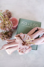 Load image into Gallery viewer, The Heatless Hair Curling Kit